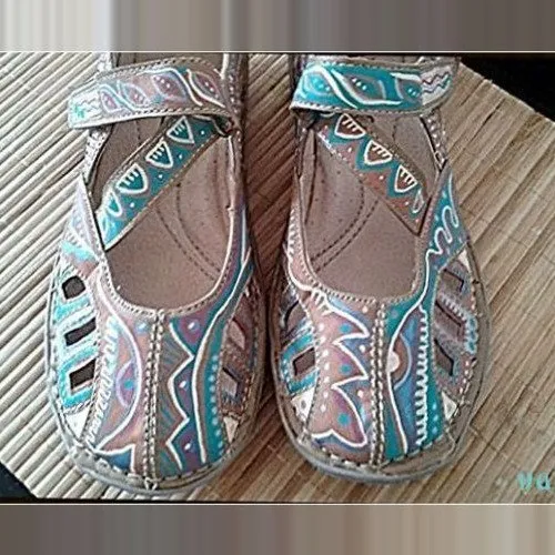 Beige & Green Mid-Season Cutout Sandals Size 36 (Large)